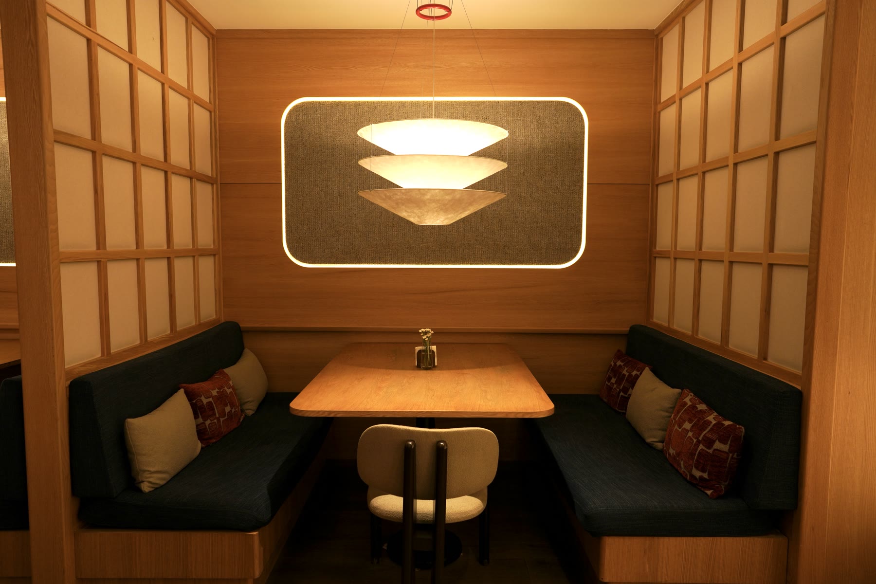 GinGa private booth