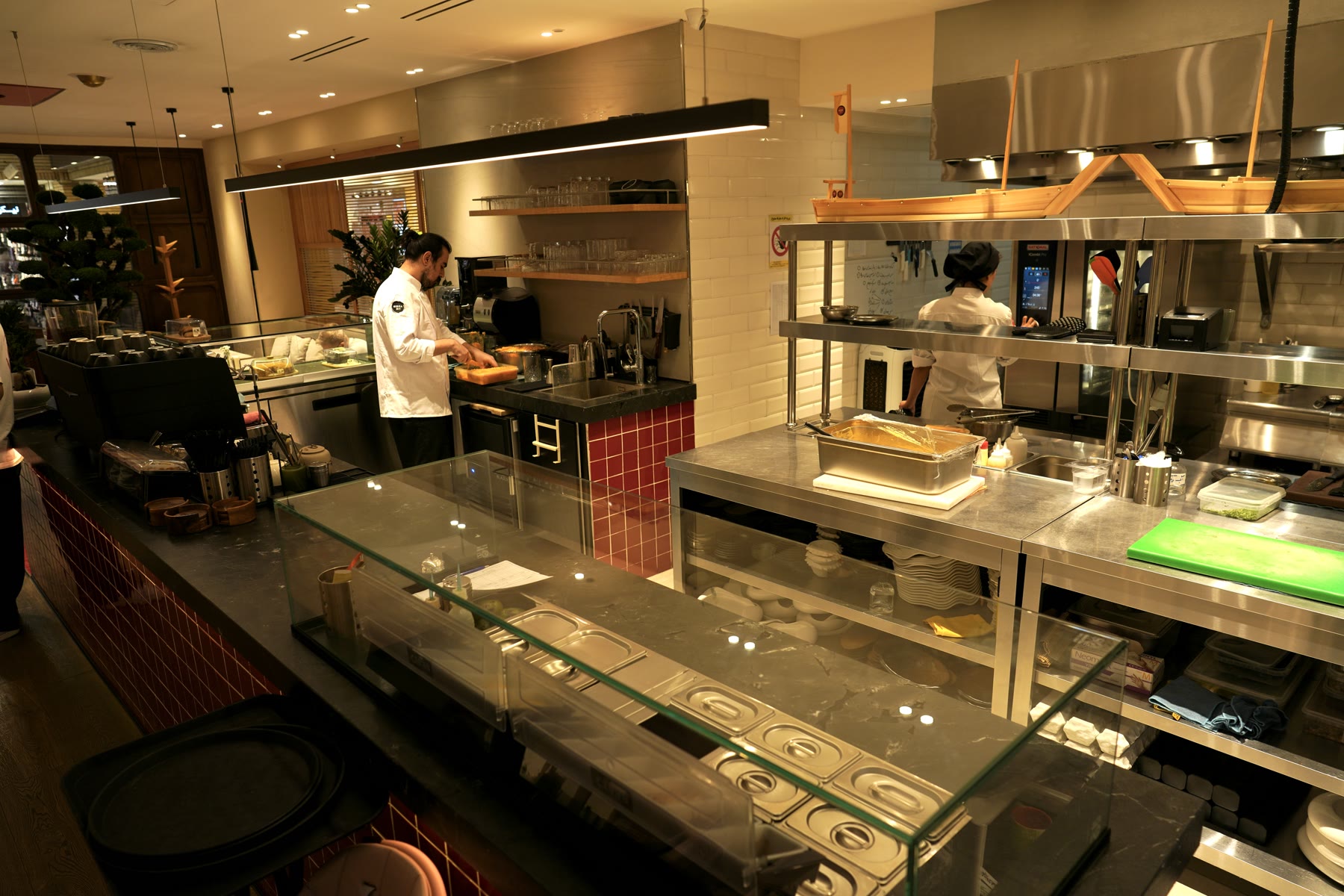 GinGa open kitchen